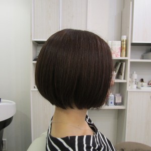 江東区の住吉、菊川の間にある美容室、ヘアサロン　シュガー　白髪をカバーしてきっちりボブに