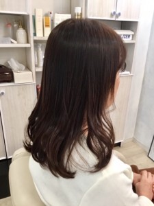 江東区住吉と菊川の間にある美容室、ヘアサロン　シュガー　白髪染めの髪の傷みが気になる方へ