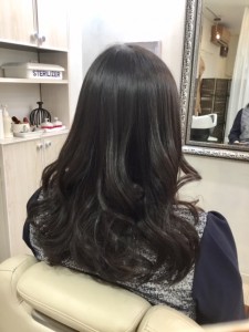 江東区住吉、森下からも近い美容室、ヘアサロン　シュガーのアイロンで創る巻き髪ヘアー