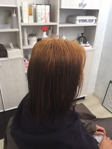 江東区住吉と菊川の間にある美容室、ヘアサロン　シュガー　黒染めを直しつつ、ブリーチのちカラー