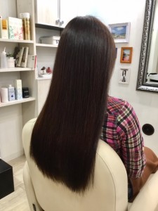 江東区住吉、森下からも近い美容室　ヘアサロン　シュガーで、ツヤツヤのヘアカラー髪を育てていきましょう