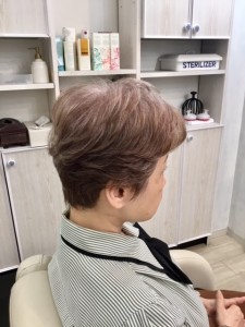 江東区住吉と菊川の間にある美容室　ヘアサロン　シュガーの『コテ・パーマ』で「流れ」と「フンワリ」を表現