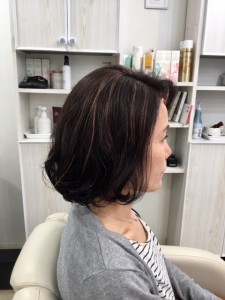 江東区住吉、猿江からも近い美容室　ヘアサロン　シュガー「ハイライトカラー」で白髪染めで黒ずんだヘア修正