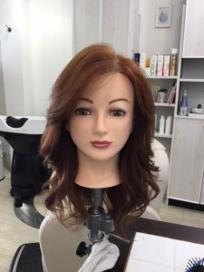 江東区住吉、森下からも近い美容室　ヘアサロン　シュガーのヘアアイロンでの巻き髪ヘアー