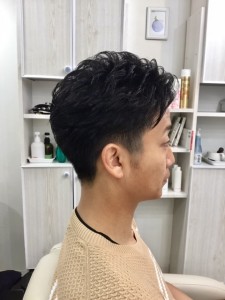 江東区住吉と菊川の間にある美容室、ヘアサロン　シュガー、夏シーズンのメンズスタイルは『ジェル』でセット